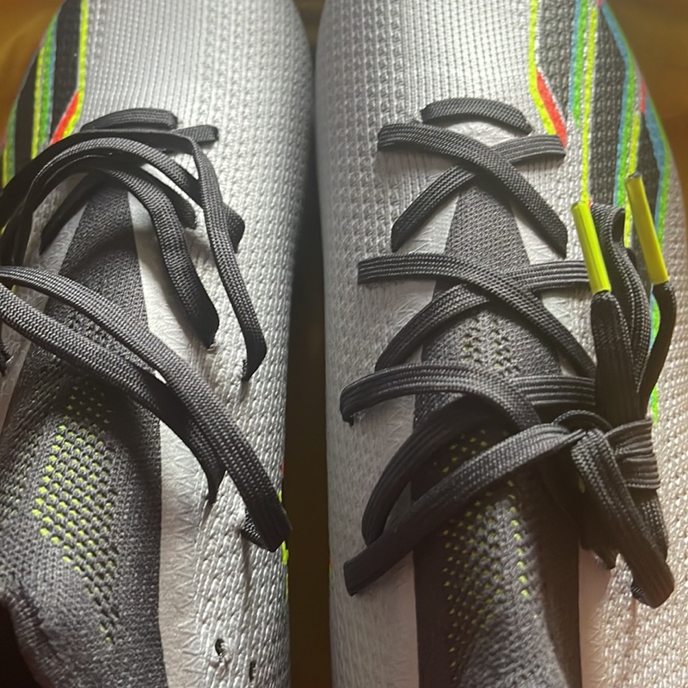 Soccer shoes - Picture 4 of 4